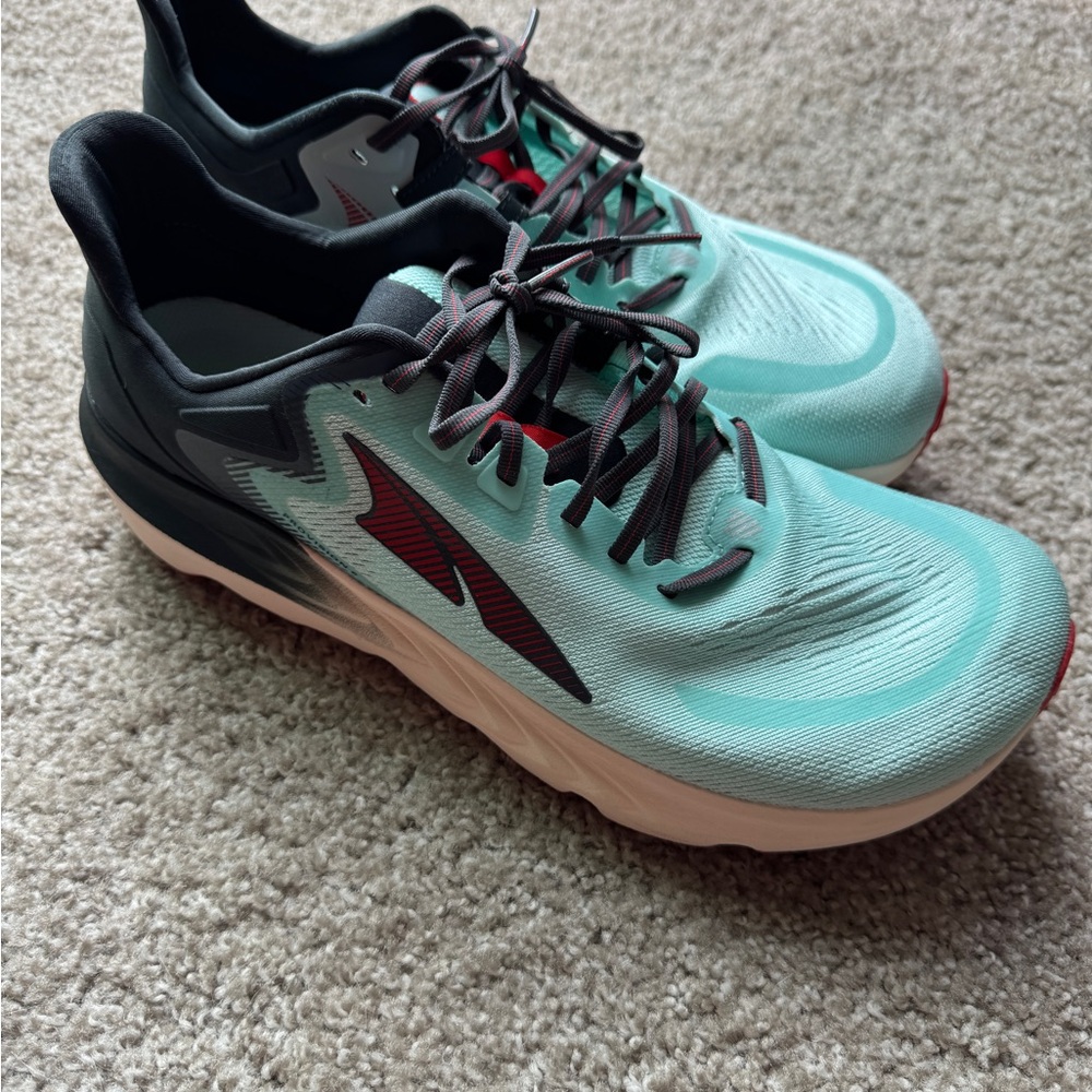 Altra Teal and Black Athletic Shoes